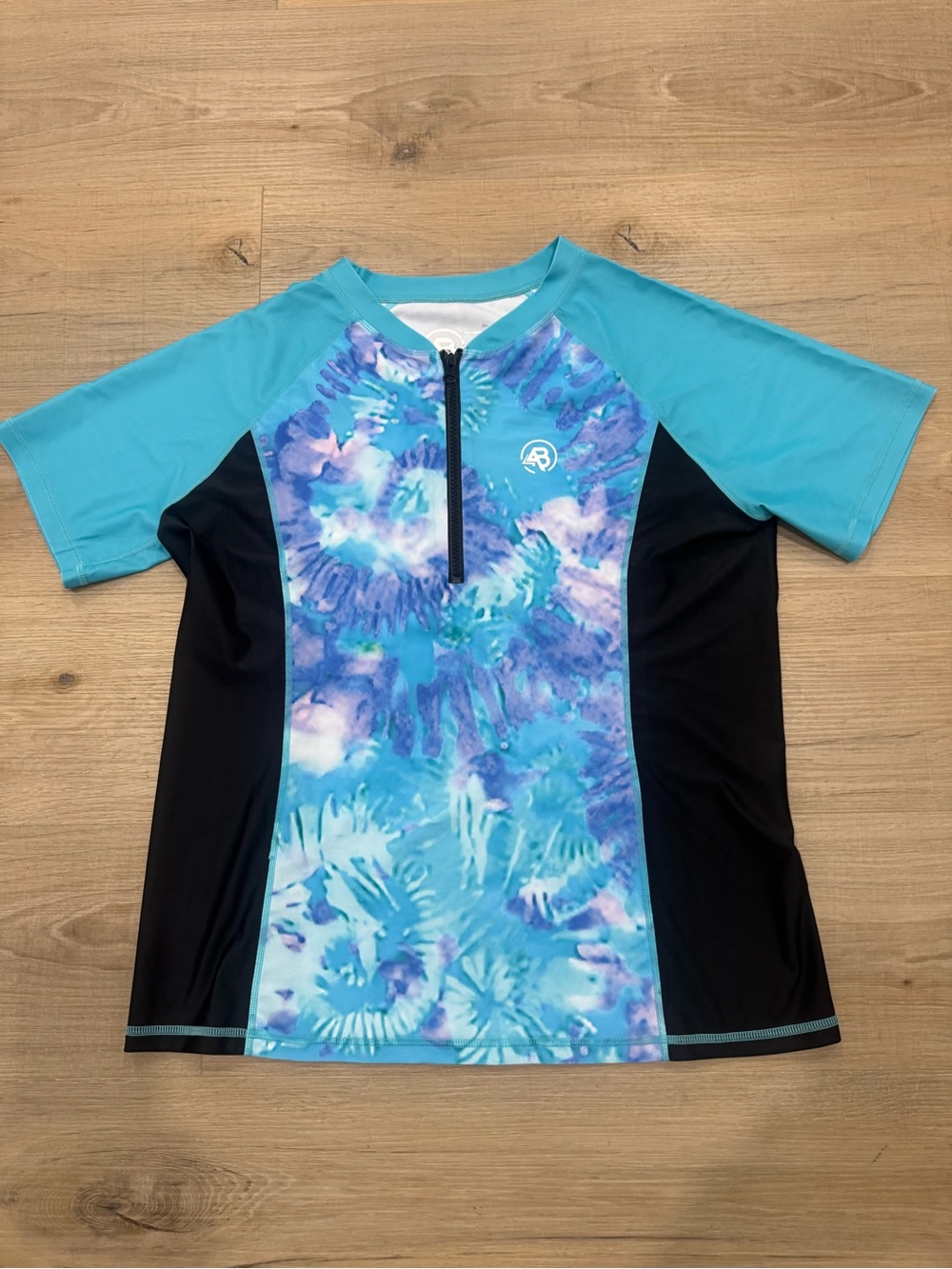 Women’s Short Sleeve Rash Guard - Blue Tie-Dye
